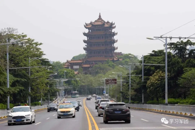 獻(xiàn)給奮戰(zhàn)在抗疫一線的軍隊醫(yī)護(hù)人員：滄海橫流，方顯英雄本色