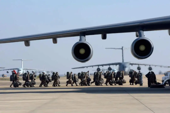 獻(xiàn)給奮戰(zhàn)在抗疫一線的軍隊醫(yī)護(hù)人員：滄海橫流，方顯英雄本色