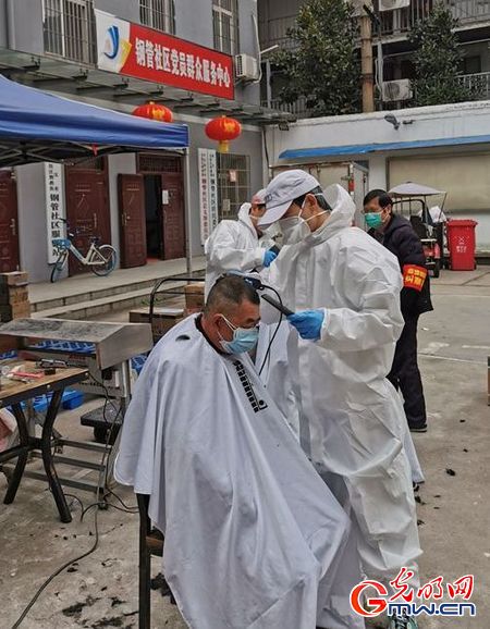 視頻丨為逆行者“逆行”——兩位武漢發(fā)型師的戰(zhàn)疫故事