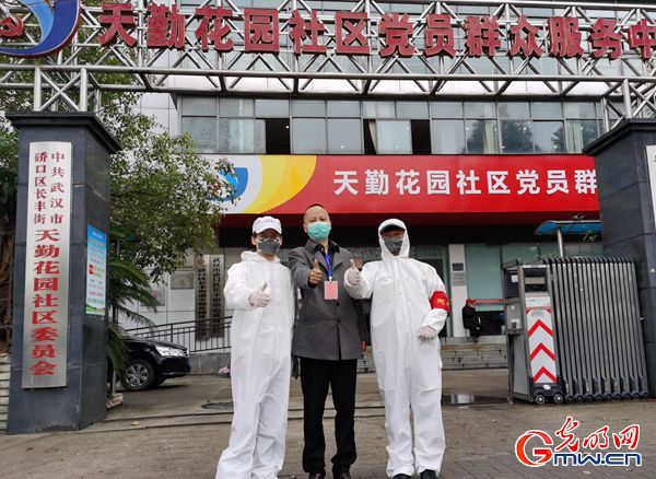 視頻丨為逆行者“逆行”——兩位武漢發(fā)型師的戰(zhàn)疫故事