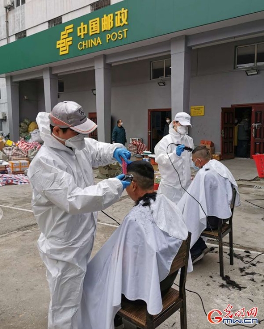 視頻丨為逆行者“逆行”——兩位武漢發(fā)型師的戰(zhàn)疫故事