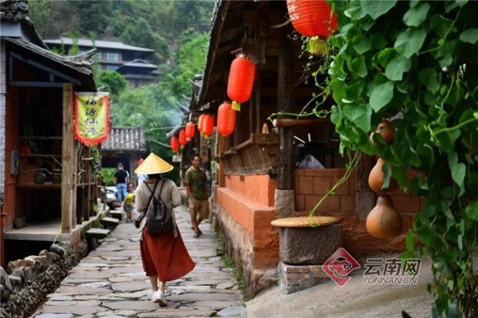 推進八大產(chǎn)業(yè) 打造“三張牌” 云南發(fā)展新動能正在形成10.jpg