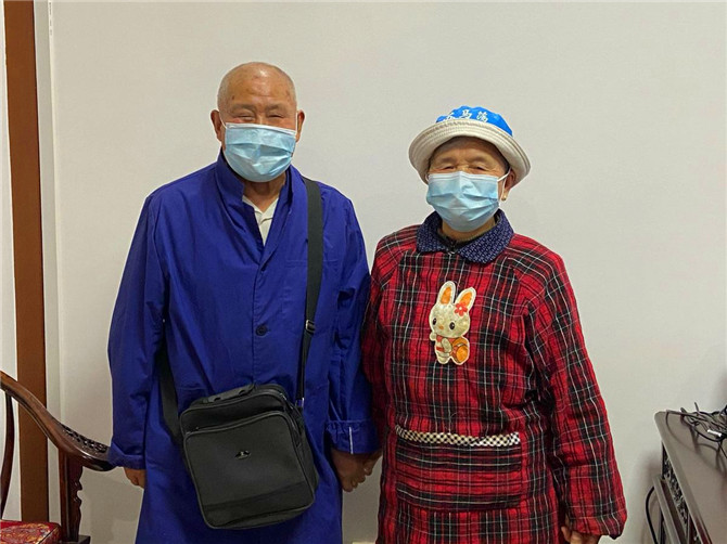 79歲的付春枝（右）和84歲的李洪盛