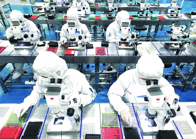 穩(wěn)是大局、保是前提，“六?！比绾锡R發(fā)力