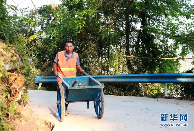 （在習(xí)近平新時(shí)代中國特色社會(huì)主義思想指引下——新時(shí)代新作為新篇章·習(xí)近平總書記關(guān)切事·圖文互動(dòng)）（10）啃下最后的硬骨頭——脫貧攻堅(jiān)掛牌督戰(zhàn)進(jìn)行時(shí)