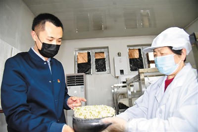 抗疫脫貧一起上