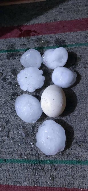 冰雹如雞蛋大小 冰雹如雞蛋大小