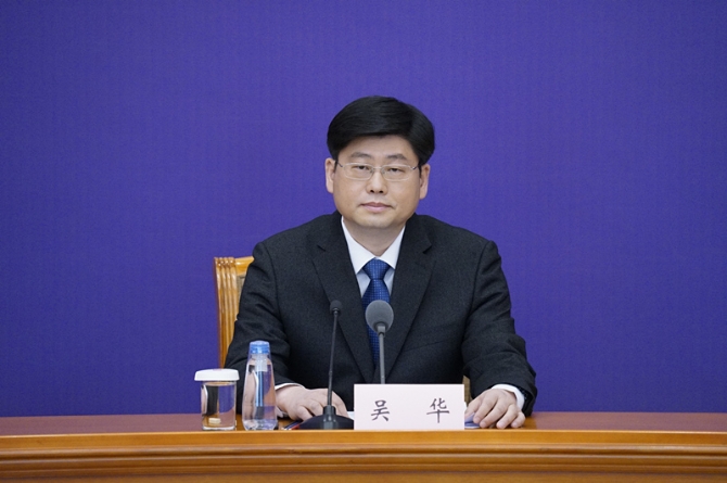 國務(wù)院扶貧辦開發(fā)指導(dǎo)司一級巡視員吳華 央視網(wǎng)記者 劉亮/攝