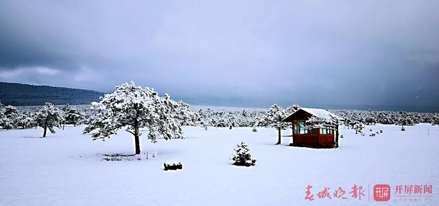 玉龍雪山四月飄雪7.jpg