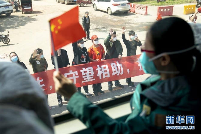 （聚焦疫情防控·圖文互動）（1）分秒必爭！一切為了治病救人——中國抗疫生命至上的生動實踐