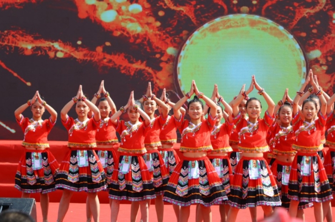 參加CCTV央視少年春晚演出 參加CCTV央視少年春晚演出