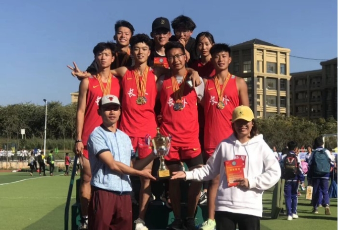 區(qū)運(yùn)動(dòng)會(huì)上勇奪6金5銀3銅 區(qū)運(yùn)動(dòng)會(huì)上勇奪6金5銀3銅