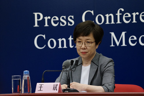 國家衛(wèi)生健康委疾控局監(jiān)察專員王斌。 央視網(wǎng)記者 馬燁/攝