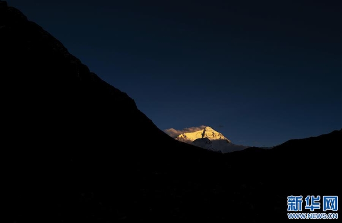 （2020珠峰高程測量）（1）珠峰夕照