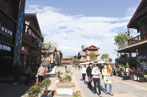 在市農(nóng)信社的幫助下，融創(chuàng)文旅城一些餐飲企業(yè)解決了資金難題。記者楊艷輝攝