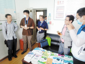 查處現(xiàn)場。嚴(yán)海云攝