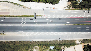 指揮部堅(jiān)持綠色施工，把對(duì)市民的影響降到最低。記者趙偉攝