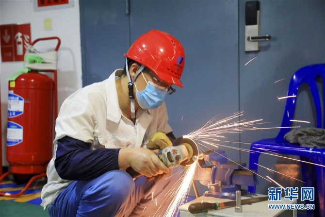 (全球抗疫進(jìn)行時(shí)·圖文互動(dòng))(3)通訊:額勒賽水電站為疫情下的柬埔寨提供發(fā)展動(dòng)力