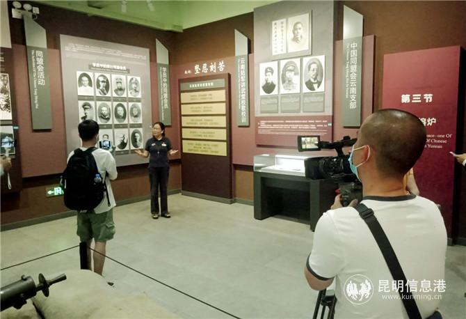 webwxgetmsgimg (1) webwxgetmsgimg (1)