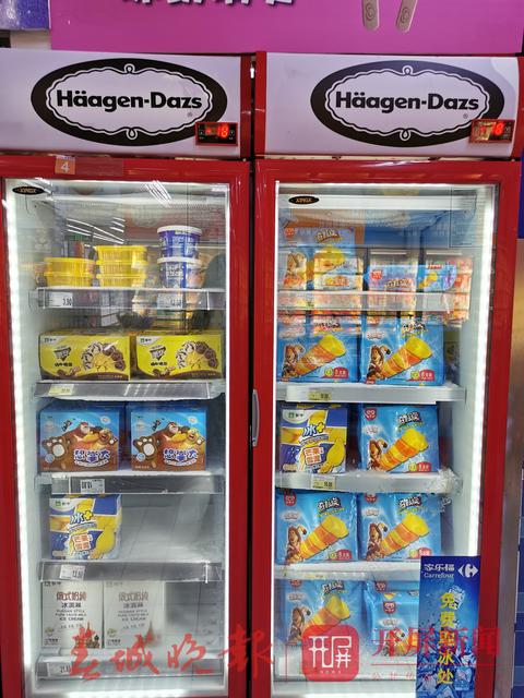 昆明超市冰淇淋斷貨，部分消暑產(chǎn)品脫銷4.jpg