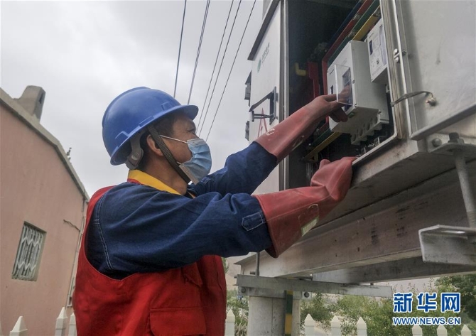 （決戰(zhàn)決勝脫貧攻堅·圖文互動）（1）新疆和田“抵邊村”農(nóng)牧民徹底告別缺電生活