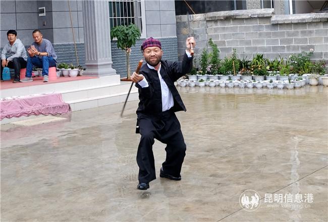 嘟達傳統(tǒng)體育項目。記者徐毅杰 攝