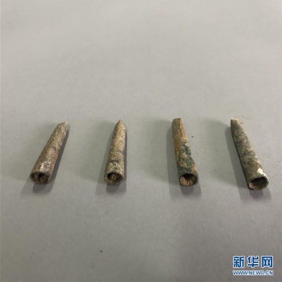 (圖文互動(dòng))(2)黃河邊發(fā)現(xiàn)大型古墓群 出土文物2000余件