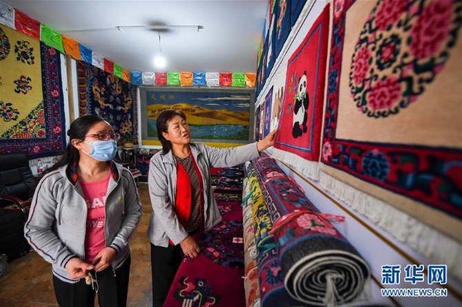 (圖片故事)(1)段麗珍:讓阿拉善仿古地毯綻放異彩