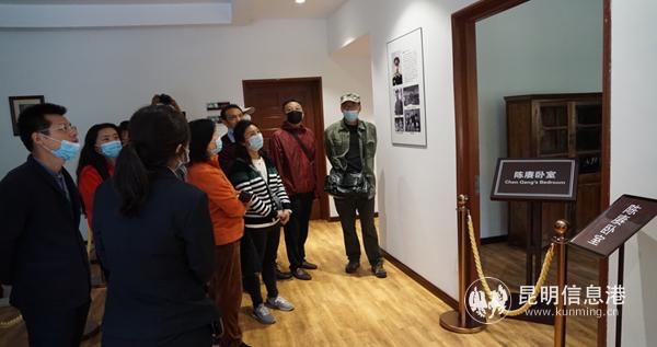 參觀解放紀(jì)念館