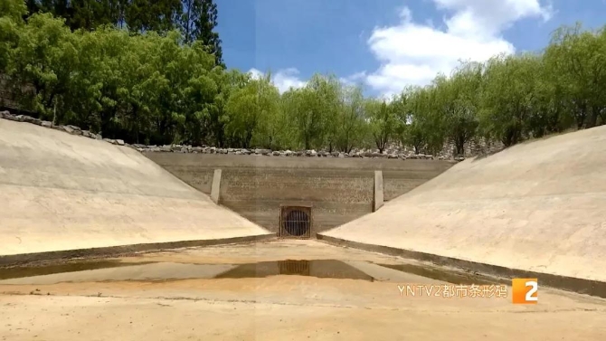 太平新城多小區(qū)停水，居民生活受影響，安寧組織應(yīng)急供水