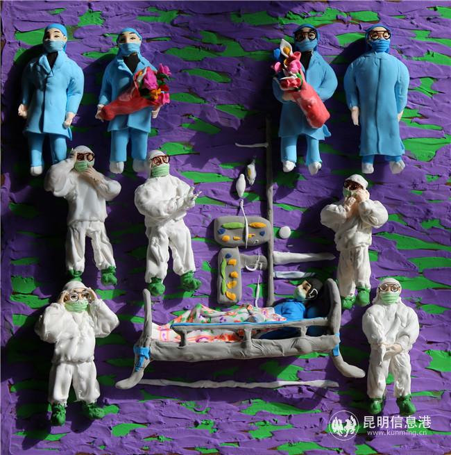 昆明市的非遺傳承人通過(guò)制作抗疫主題作品，加入抗疫宣傳的行列中，這些作品將在此次活動(dòng)中進(jìn)行線上展示。3 供圖