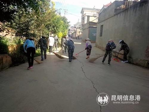 楊橋街道組織開(kāi)展“清五堆、治六亂”專(zhuān)項(xiàng)行動(dòng) (4)