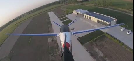 航天三院主動(dòng)氣動(dòng)彈性驗(yàn)證機(jī)成功首飛