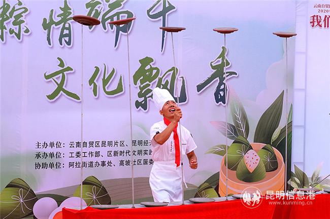 除了歌舞表演，還有雜技?jí)狠S