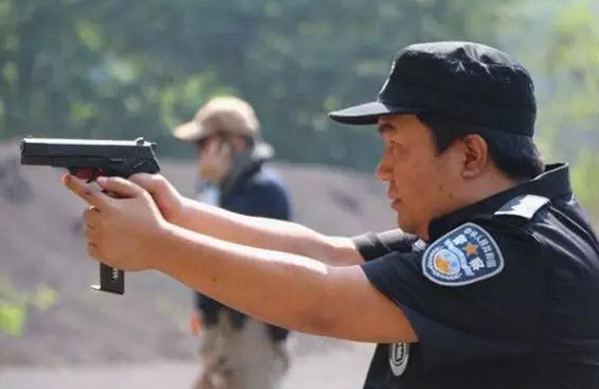 他們用生命擋住黑暗！