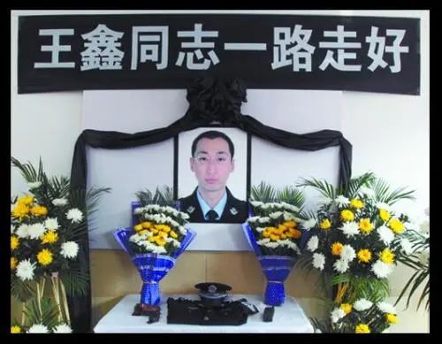 他們用生命擋住黑暗！