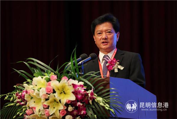 中國國際商會(huì)云南商會(huì)秘書長母建生在會(huì)上致辭 中國國際商會(huì)云南商會(huì)秘書長母建生在會(huì)上致辭