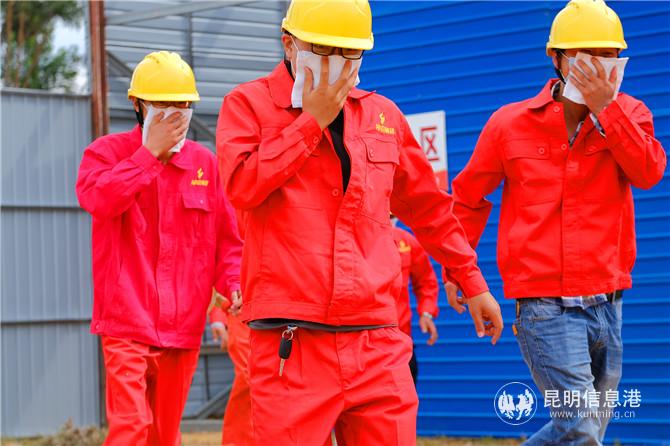 企業(yè)員工有序撤離“著火”區(qū)域