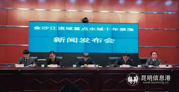 58d8d710120848e7e7c376935ab16ef