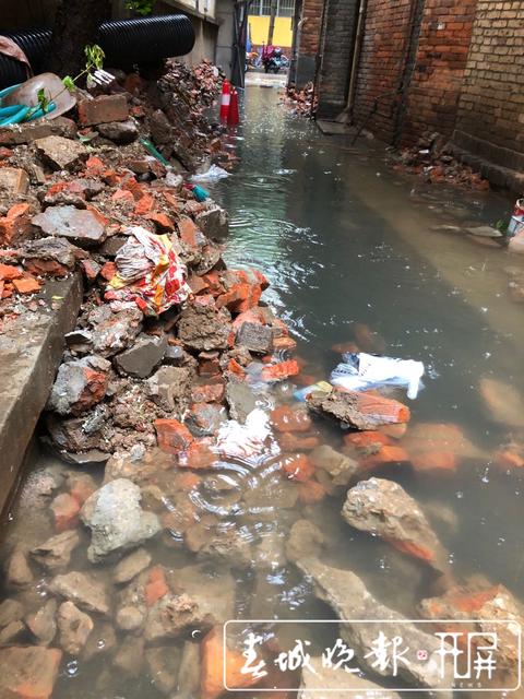 靖國(guó)新村54號(hào)小區(qū)淹水