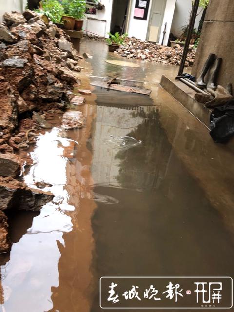 靖國(guó)新村54號(hào)小區(qū)淹水