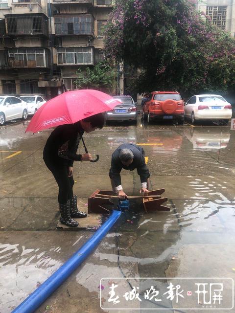 靖國(guó)新村54號(hào)小區(qū)淹水