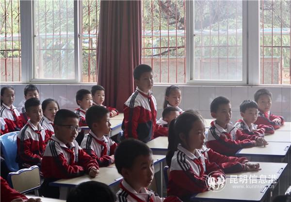 與老師討論種養(yǎng)知識