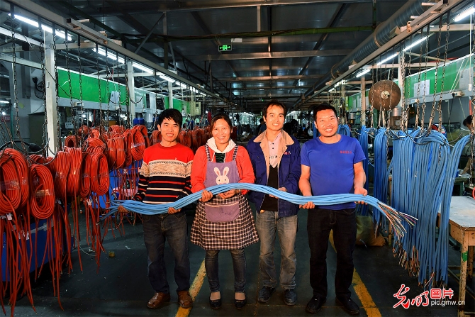 余姚“就業(yè)扶貧崗”上的貴州笑臉