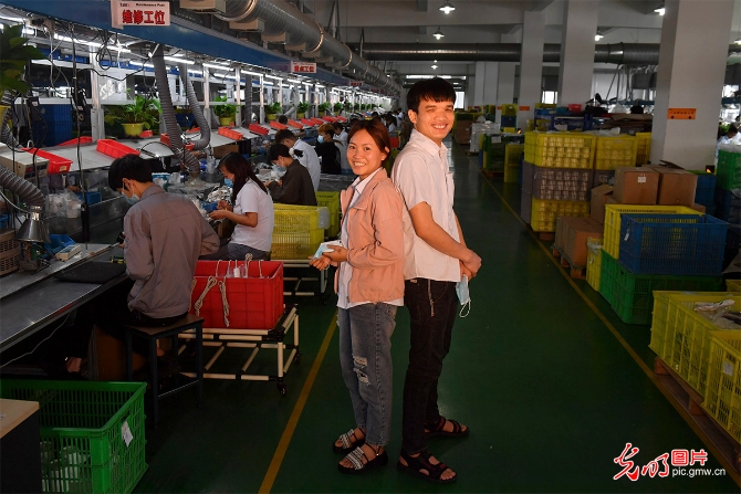 余姚“就業(yè)扶貧崗”上的貴州笑臉