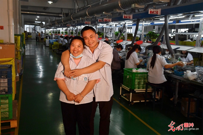 余姚“就業(yè)扶貧崗”上的貴州笑臉