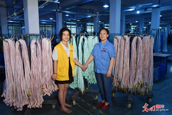 余姚“就業(yè)扶貧崗”上的貴州笑臉