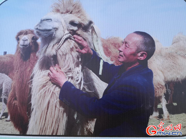 戈壁灘上唱響奮進(jìn)之歌 戈壁灘上唱響奮進(jìn)之歌