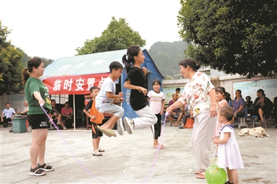 校園,受災群眾溫暖的家