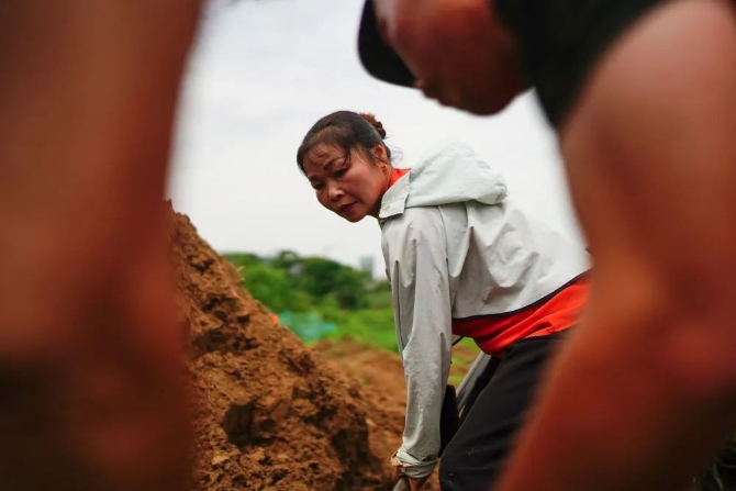 跳得了舞，搶得了險(xiǎn)！這絕對(duì)是“乘風(fēng)破浪的姐姐”！